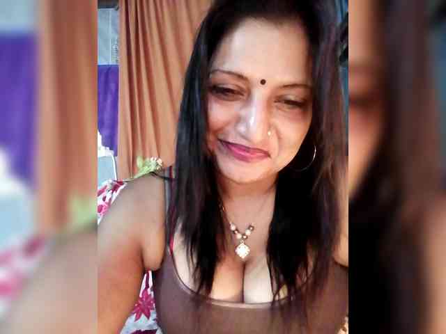 FiestyQueen webcam