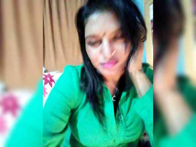 FiestyQueen webcam