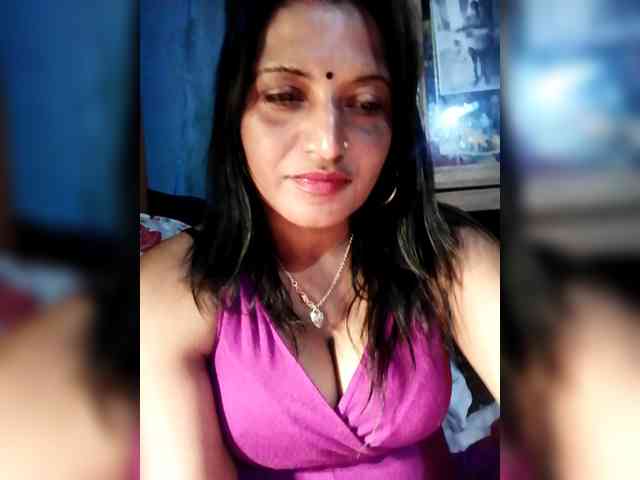 FiestyQueen webcam