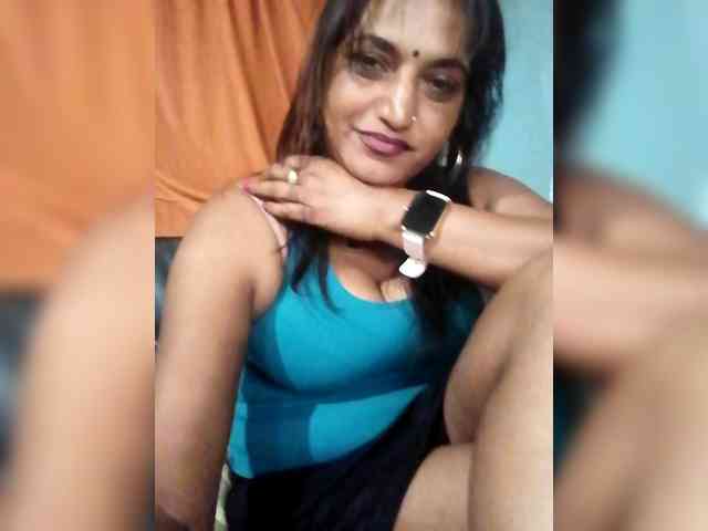 FiestyQueen webcam