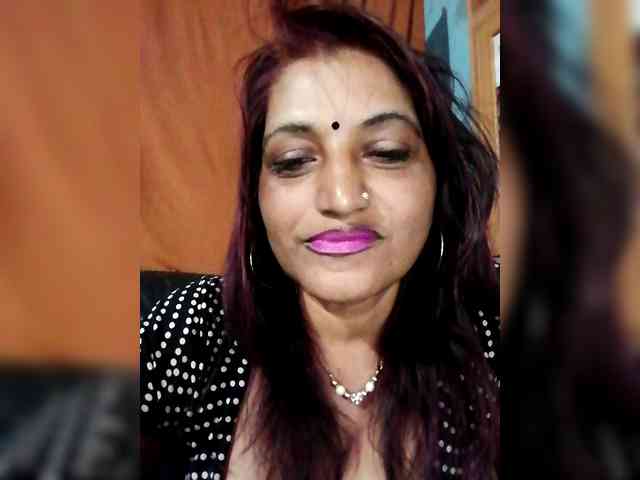 FiestyQueen webcam