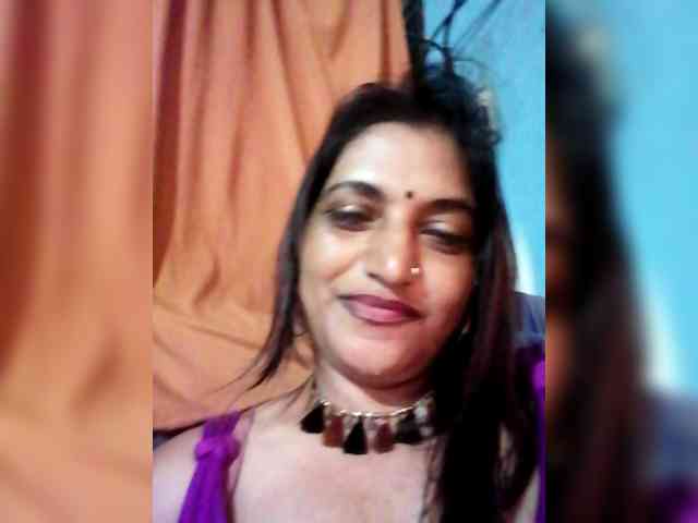 FiestyQueen webcam