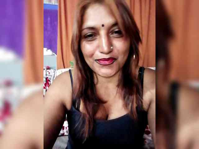 FiestyQueen webcam