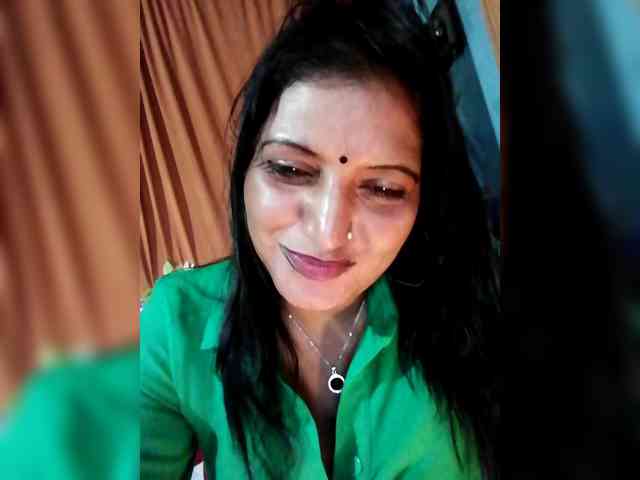 FiestyQueen webcam