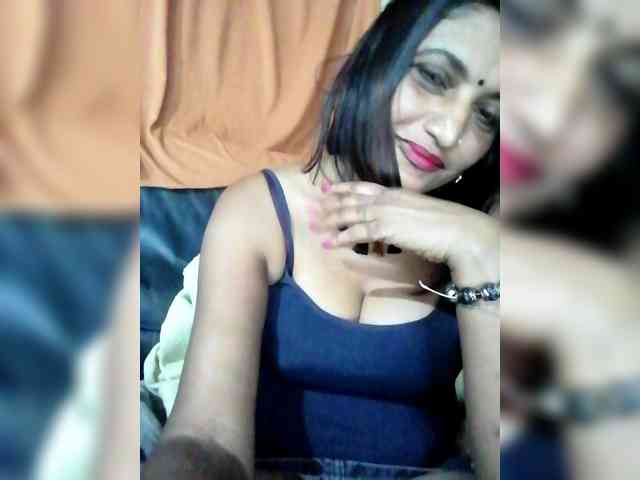 FiestyQueen webcam
