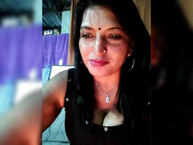 FiestyQueen webcam
