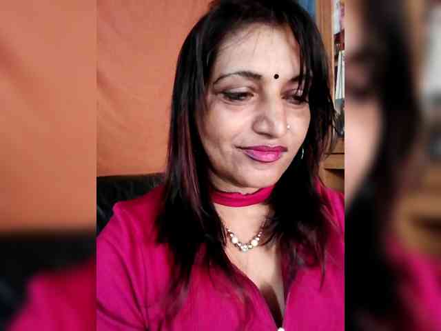 FiestyQueen webcam