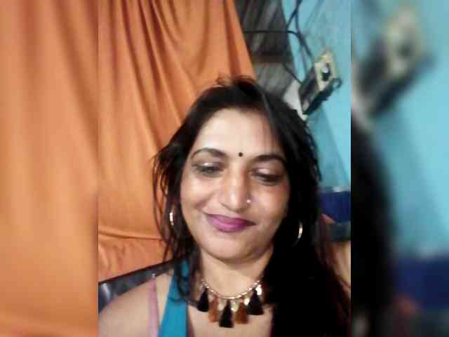 FiestyQueen webcam
