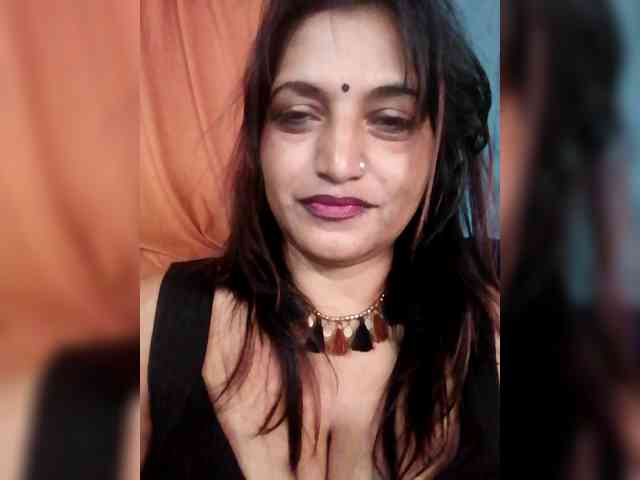 FiestyQueen webcam