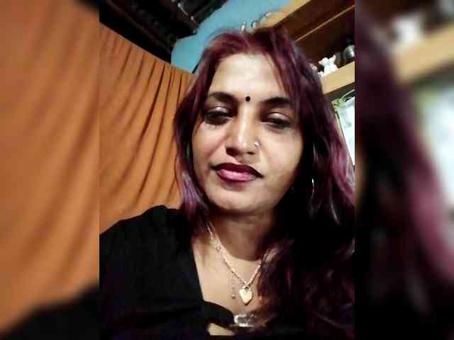 FiestyQueen webcam