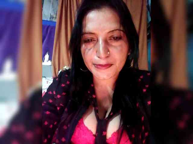 FiestyQueen webcam