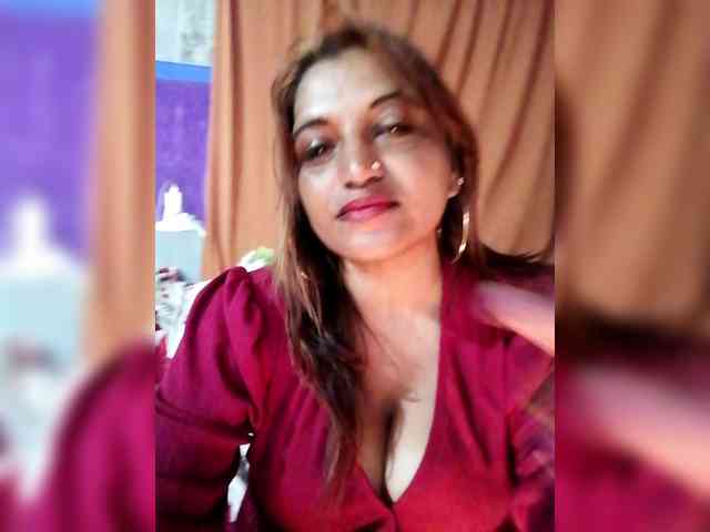 FiestyQueen webcam