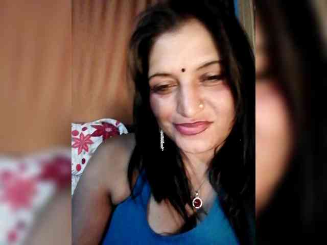 FiestyQueen webcam