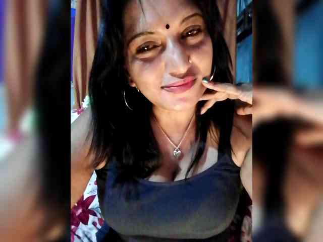 FiestyQueen webcam