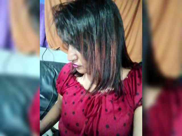 FiestyQueen webcam