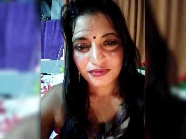 FiestyQueen webcam