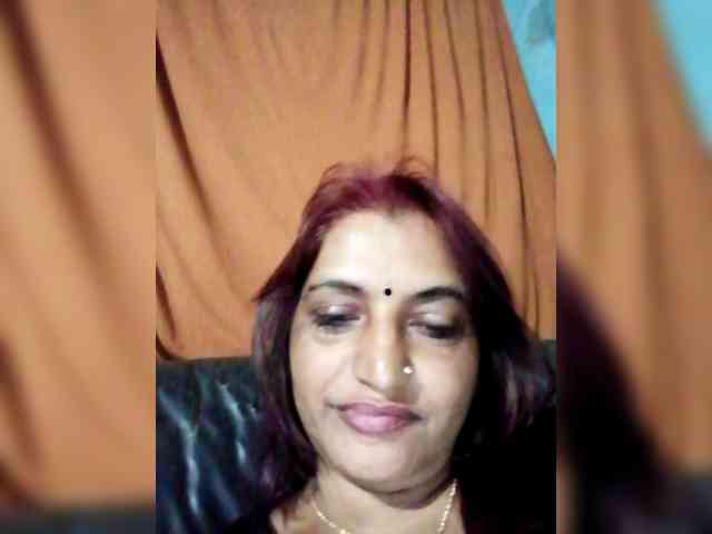 FiestyQueen webcam
