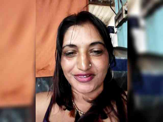 FiestyQueen webcam