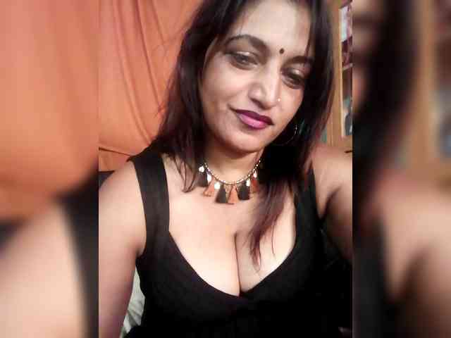 FiestyQueen webcam