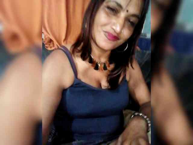 FiestyQueen webcam