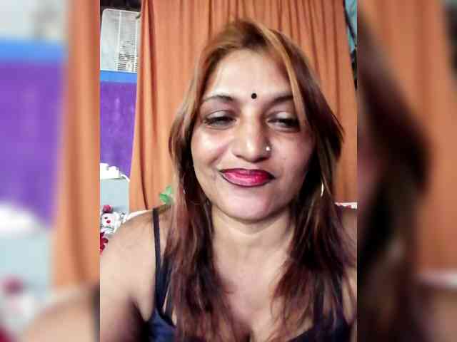 FiestyQueen webcam