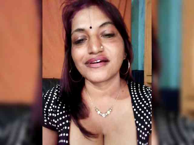 FiestyQueen webcam