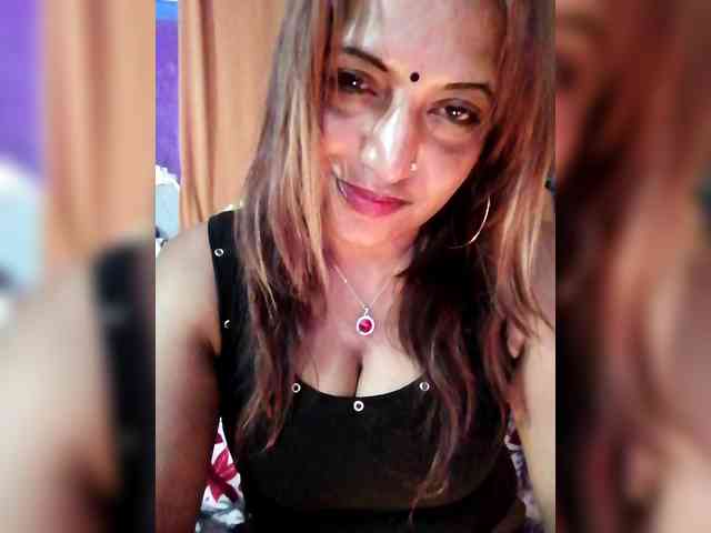 FiestyQueen webcam