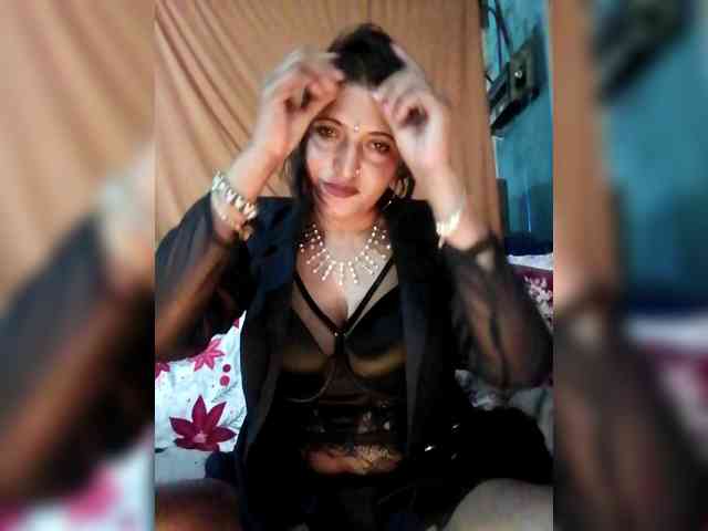 FiestyQueen webcam