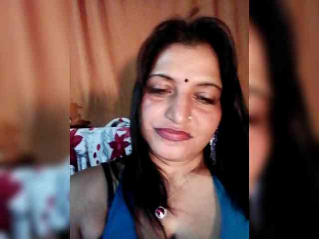FiestyQueen webcam