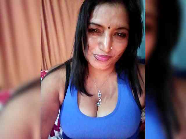 FiestyQueen webcam