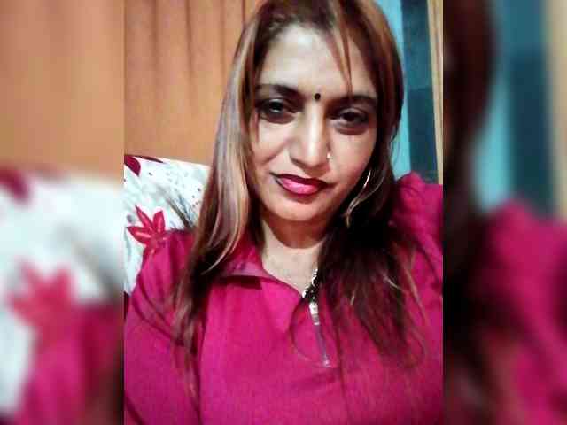 FiestyQueen webcam