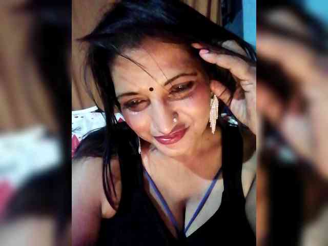FiestyQueen webcam