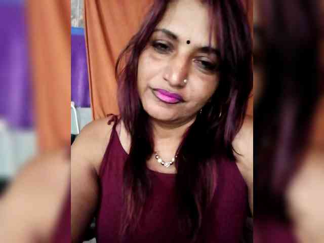 FiestyQueen webcam