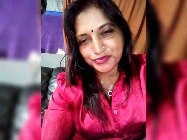 FiestyQueen webcam
