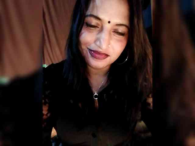 FiestyQueen webcam
