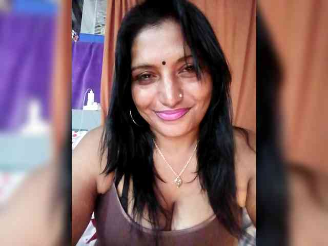FiestyQueen webcam