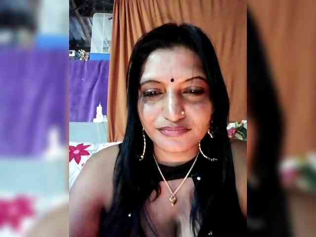 FiestyQueen webcam