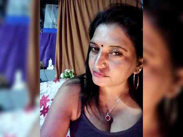 FiestyQueen webcam