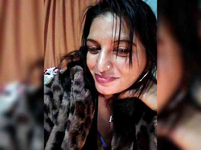 FiestyQueen webcam