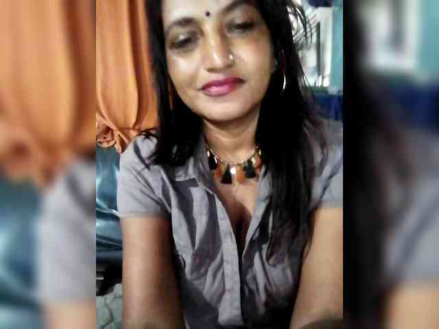 FiestyQueen webcam