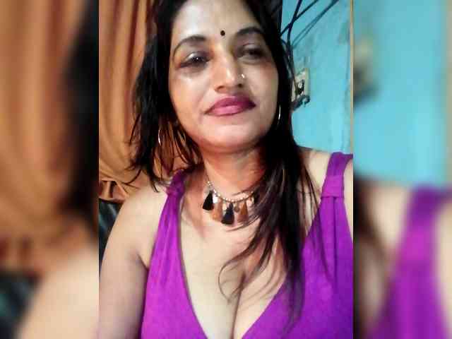 FiestyQueen webcam