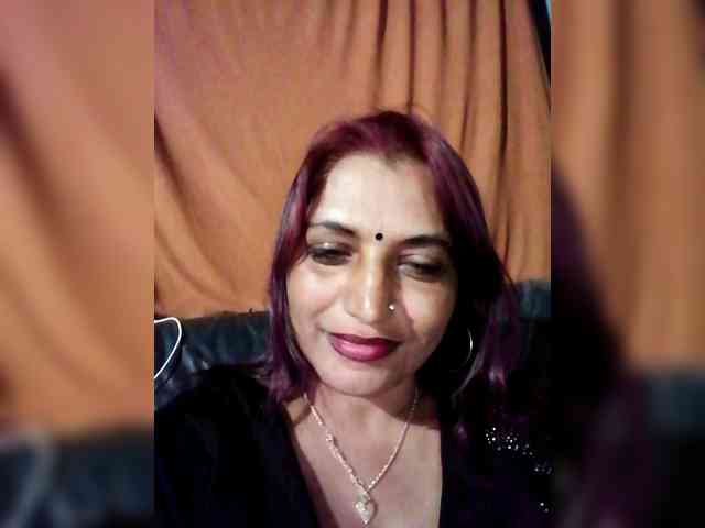 FiestyQueen webcam