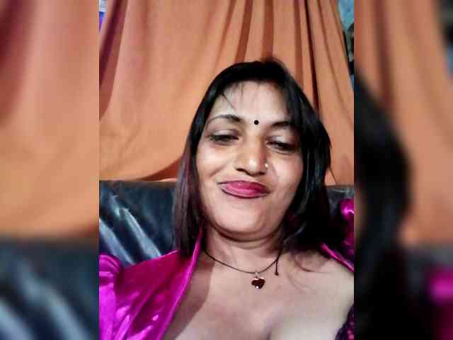 FiestyQueen webcam