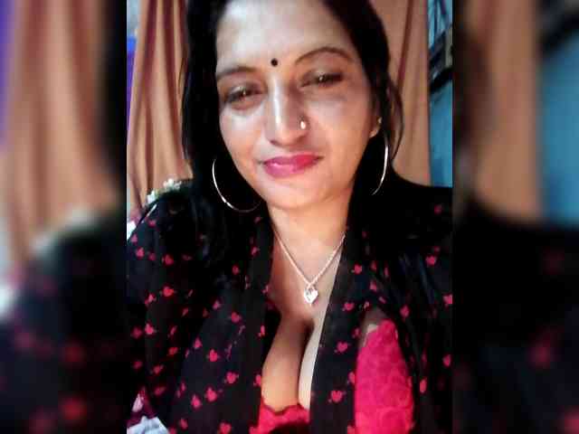 FiestyQueen webcam