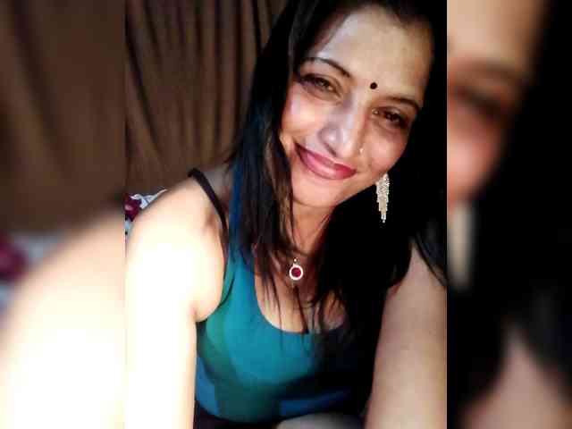FiestyQueen webcam