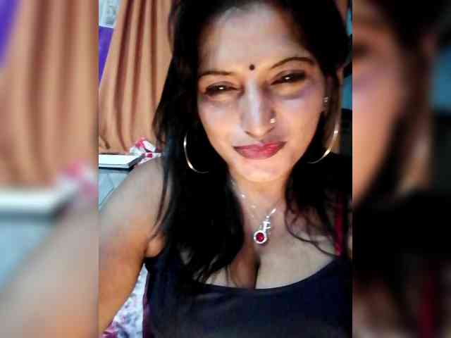 FiestyQueen webcam