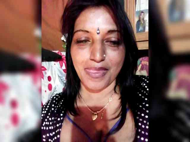 FiestyQueen webcam