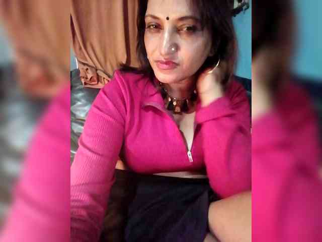 FiestyQueen webcam