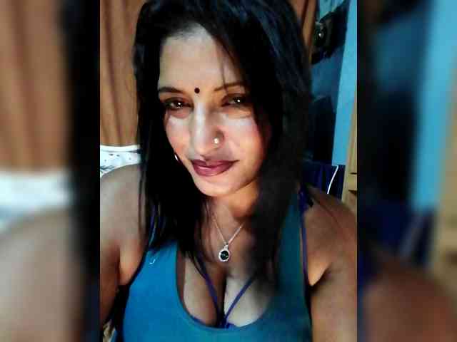FiestyQueen webcam