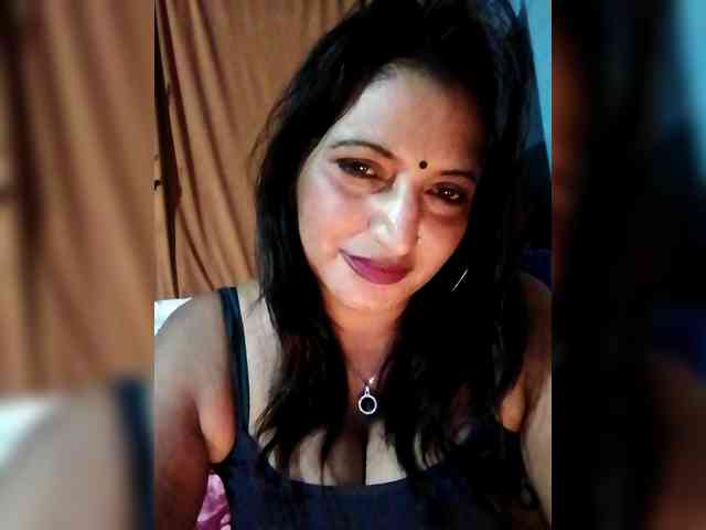 FiestyQueen webcam